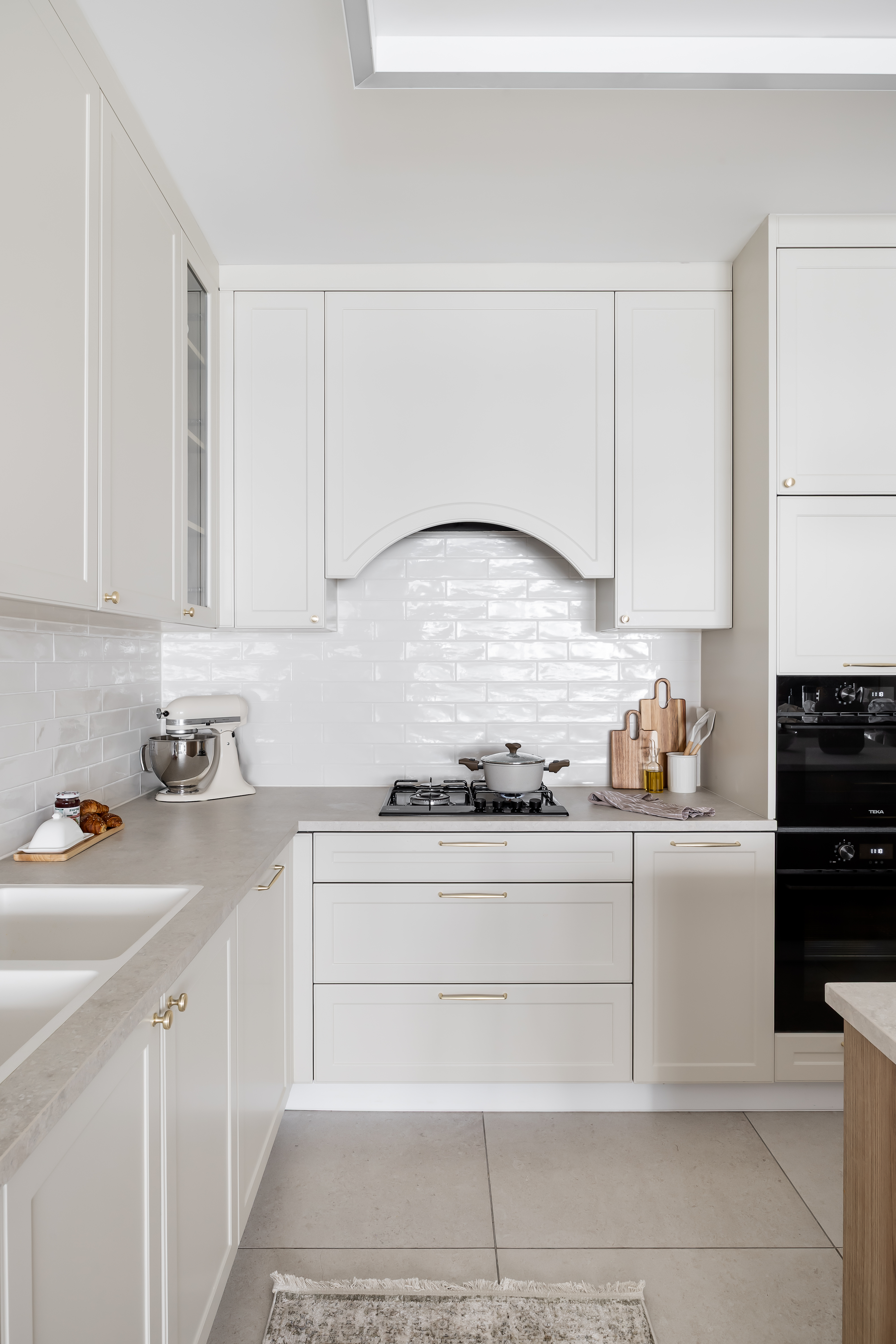 Cocina Clásica con Isla - interior design project example 3 by TwoDesign Israel