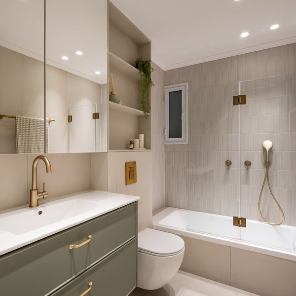 Family bathroom designed by TwoDesign